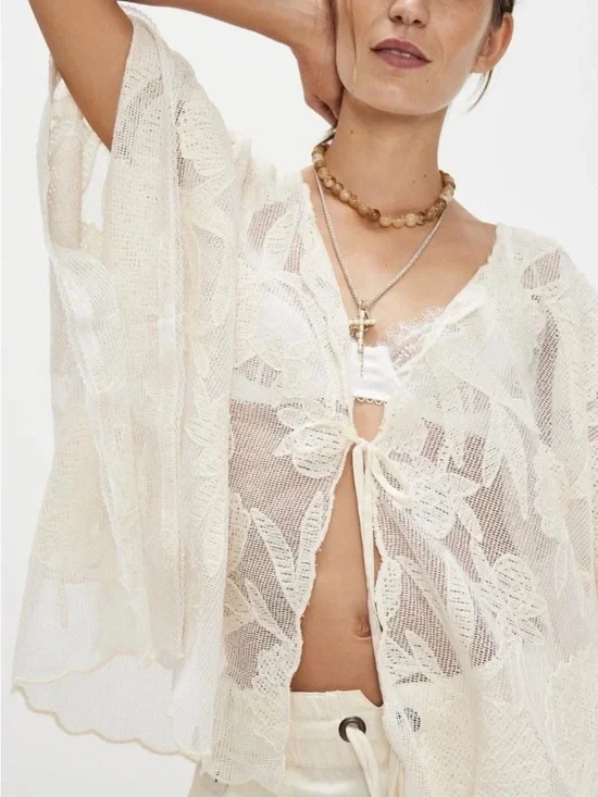 Free People Willow Floral Appliqué Detail Tie Front Cape Top NWT One Size - Picture 5 of 16